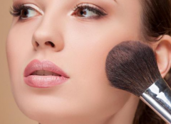 臉上有老年斑是什么原因