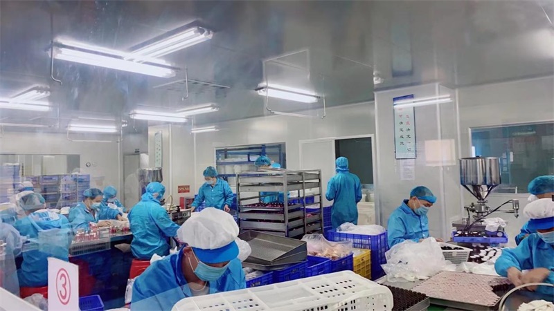 熙凝顏公司生產(chǎn)車間包裝部2